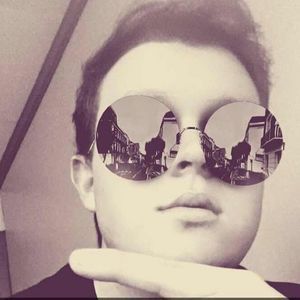 Meet your Posher, Riley